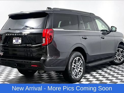 Used 2025 Ford Expedition Active AWD/4WD image 12