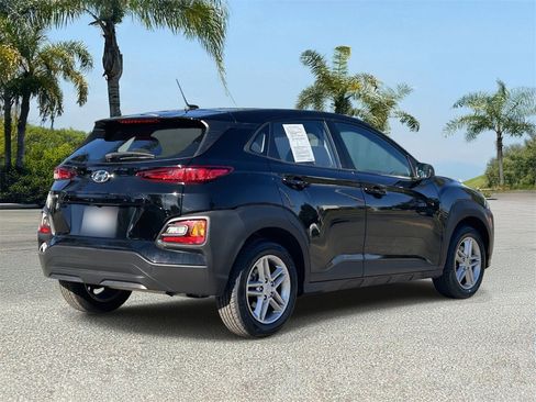 Used 2021 Hyundai Kona SE image 4