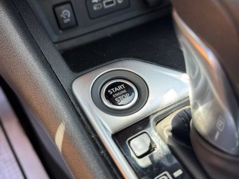 Used 2025 Nissan Sentra SV FWD image 16