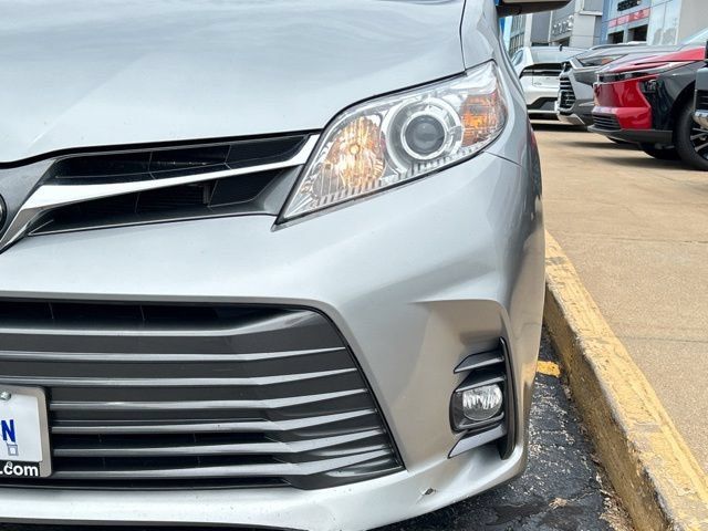Used 2020 Toyota Sienna XLE FWD image 3