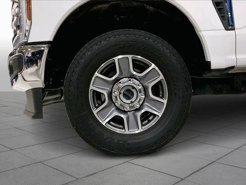 Used 2024 Ford F250 Lariat image 11