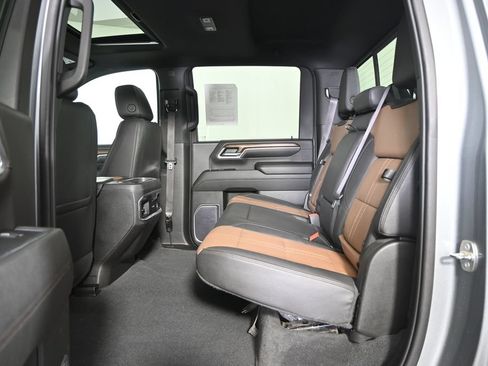 Used 2024 Chevrolet Silverado 2500 High Country w/ High Country Premium Package AWD/4WD image 18