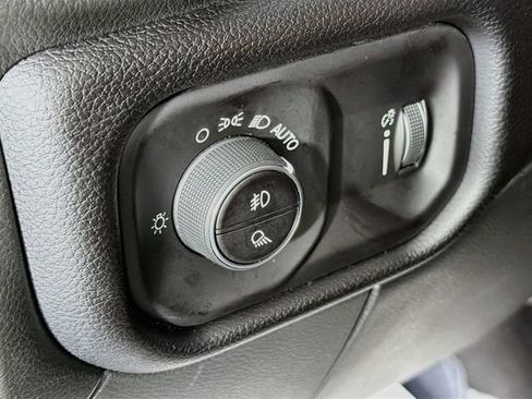 Used 2025 RAM 2500 Big Horn AWD/4WD image 10
