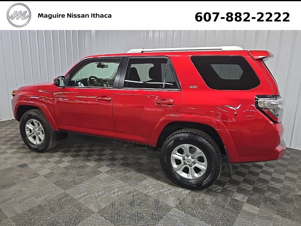 Used 2018 Toyota 4Runner SR5 AWD/4WD image 5