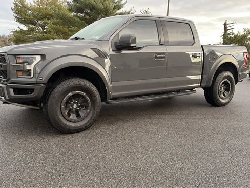 Used 2018 Ford F150 Raptor w/ Equipment Group 802A Luxury image 21