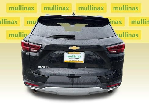 Used 2024 Chevrolet Blazer LT w/ Convenience Package FWD image 9