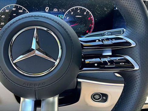 Used 2025 Mercedes-Benz GLS 450 4MATIC image 21