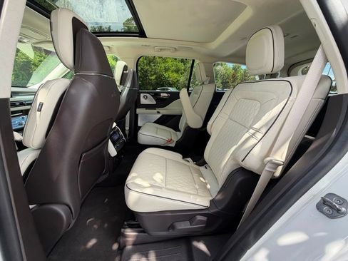 Used 2023 Lincoln Aviator Black Label w/ Class IV Trailer Tow Package AWD/4WD image 22