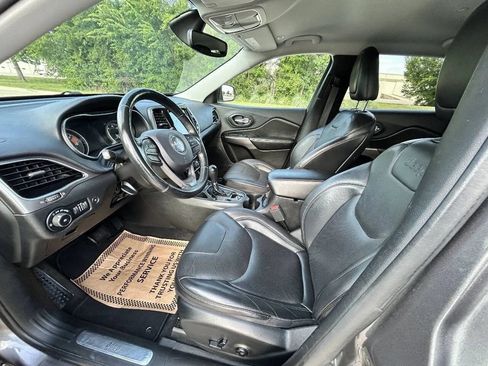 Used 2019 Jeep Cherokee Limited FWD image 12