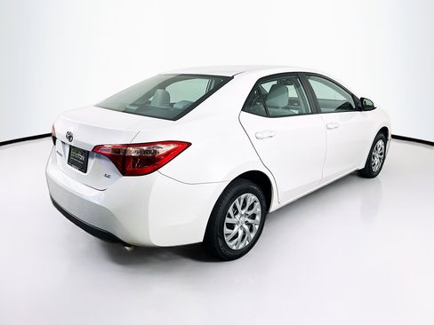 Used 2018 Toyota Corolla LE image 9