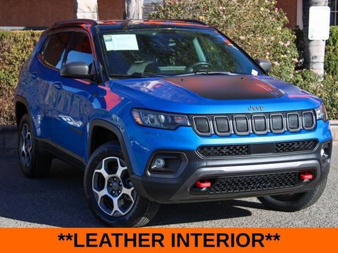 Used 2022 Jeep Compass Trailhawk w/ Trailhawk Convenience Group AWD/4WD image 2