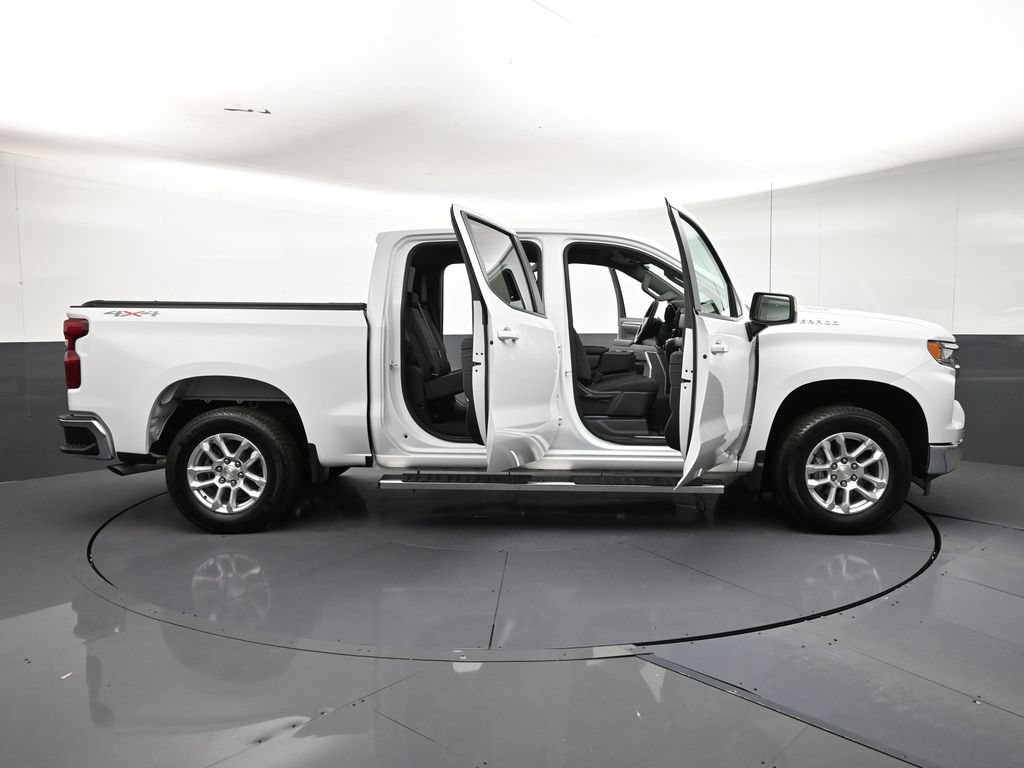 Used 2026 Chevrolet Silverado 1500 LT AWD/4WD image 32
