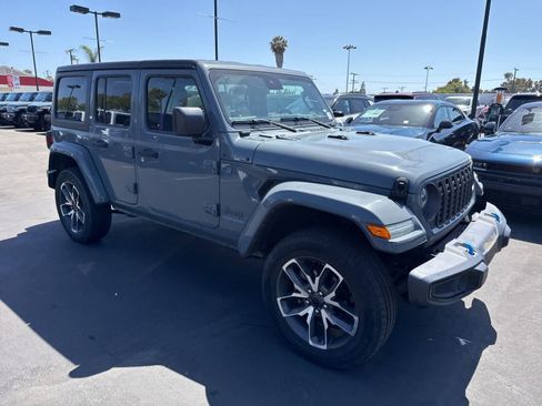Used 2024 Jeep Wrangler Unlimited AWD/4WD image 4