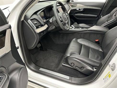 Certified 2024 Volvo XC90 B6 Ultimate image 11