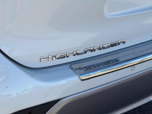 Used 2021 Toyota Highlander Platinum FWD image 6