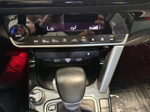 Used 2022 Kia Seltos SX w/ Sunroof Package AWD/4WD image 13