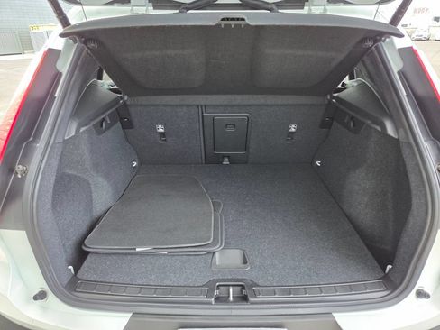 Certified 2024 Volvo XC40 B5 Core AWD/4WD image 19