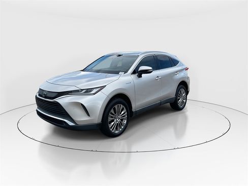 Used 2021 Toyota Venza Limited image 4