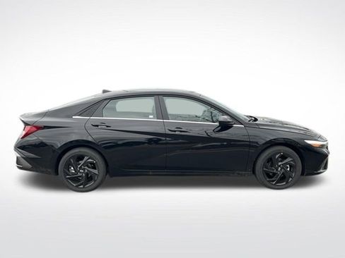 New 2026 Hyundai Elantra SEL Sport Premium FWD image 7