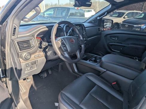 Used 2023 Nissan Titan PRO-4X w/ Pro-4x Convenience Package image 12