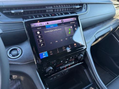 Used 2023 Jeep Grand Cherokee L Overland image 17