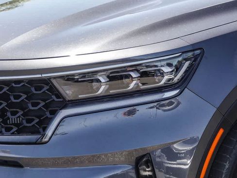 Certified 2023 Kia Sorento SX Prestige AWD/4WD image 7