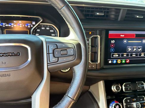 Used 2021 GMC Yukon Denali w/ LPO, Illumination Package image 27