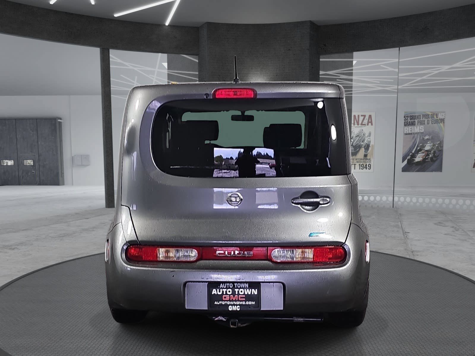 Used 2013 Nissan Cube 1.8 S w/ Interior Designer Pkg FWD image 6