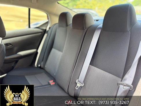 Used 2024 Nissan Sentra SV FWD image 9