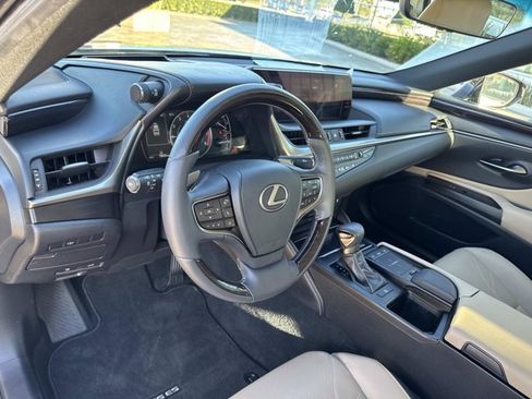 Used 2019 Lexus ES 350 Luxury image 16