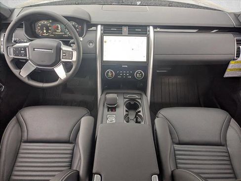 New 2025 Land Rover Discovery S image 15