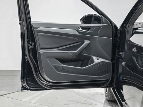 Used 2025 Volkswagen Jetta Sport image 14