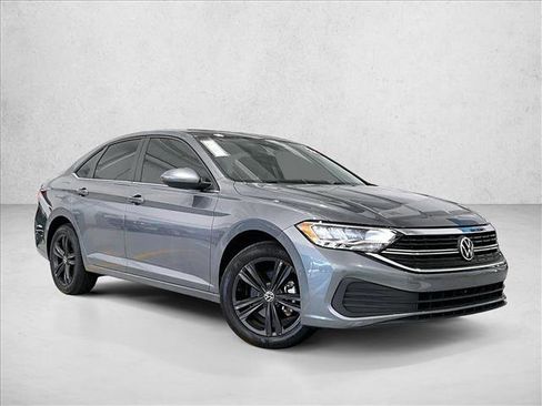 Used 2024 Volkswagen Jetta SE FWD image 12