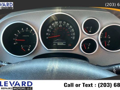 Used 2011 Toyota Tundra Limited w/ Platinum Pkg image 27