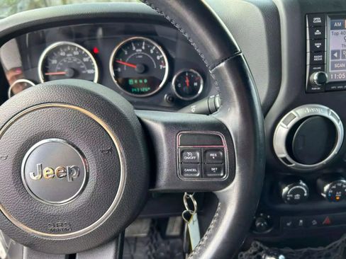 Used 2015 Jeep Wrangler Unlimited Sahara w/ Connectivity Group image 23