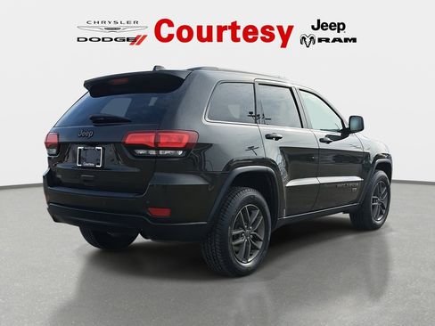 Used 2016 Jeep Grand Cherokee Laredo 75th Anniversary image 4