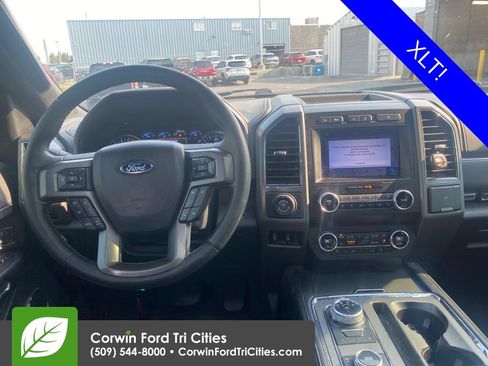 Used 2019 Ford Expedition XLT w/ Equipment Group 202A AWD/4WD image 12
