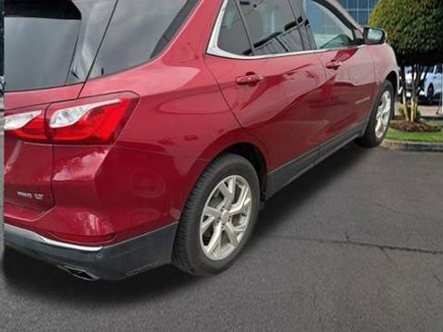 Used 2018 Chevrolet Equinox LT w/ Sun & Infotainment Package image 30