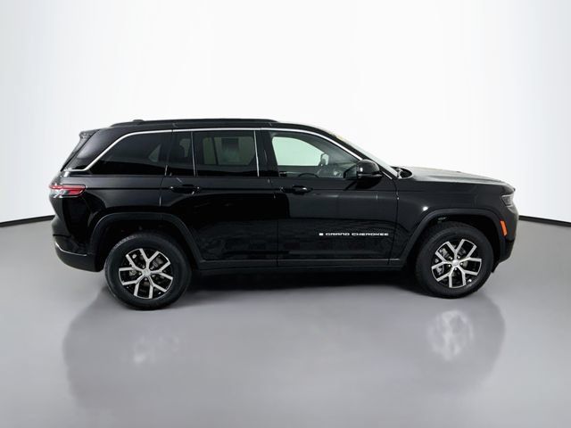 Used 2026 Jeep Grand Cherokee Limited AWD/4WD image 8
