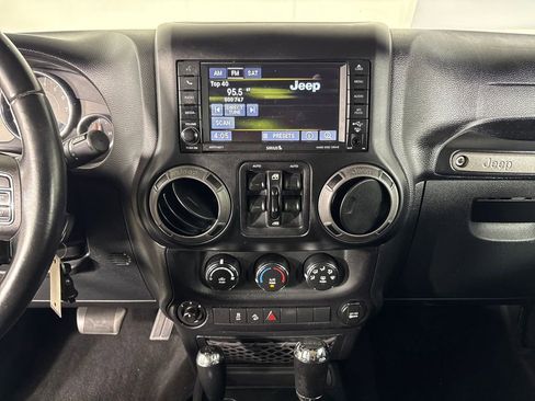 Used 2016 Jeep Wrangler Unlimited Sport w/ Quick Order Package 24S AWD/4WD image 27