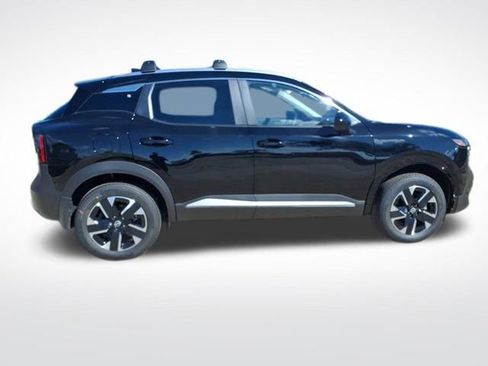 New 2025 Nissan Kicks SV w/ SV Premium Package image 8