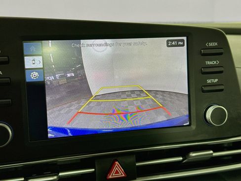 Used 2024 Hyundai Elantra SE FWD image 13