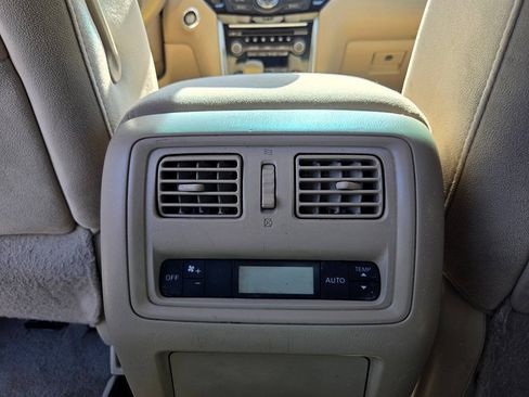 Used 2015 Nissan Pathfinder SV w/ Trailer Tow Package FWD image 23