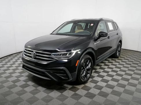 Certified 2023 Volkswagen Tiguan SE FWD image 25