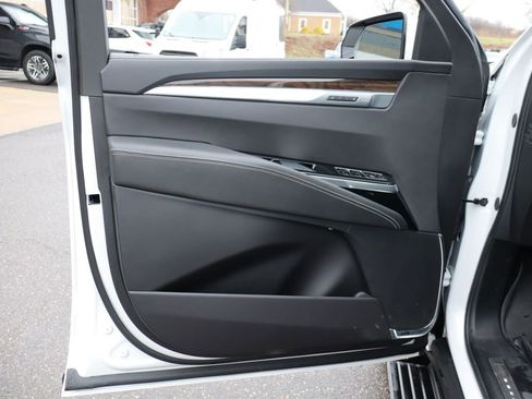 Used 2025 Cadillac Escalade Sport Platinum image 11