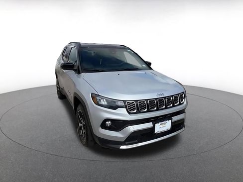 Used 2025 Jeep Compass Limited image 3