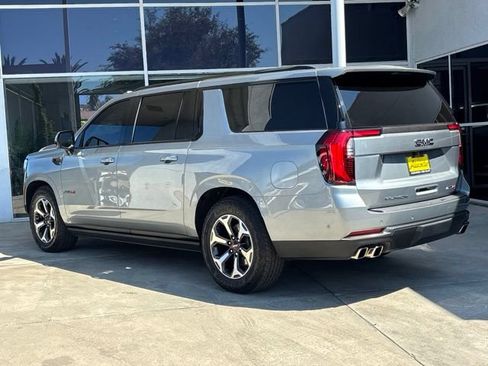 Used 2025 GMC Yukon XL AT4 Ultimate AWD/4WD image 6
