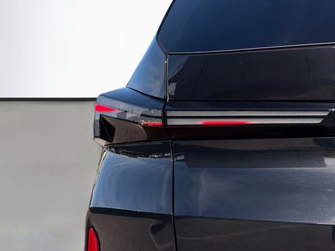 New 2026 BMW XM Label Red image 10