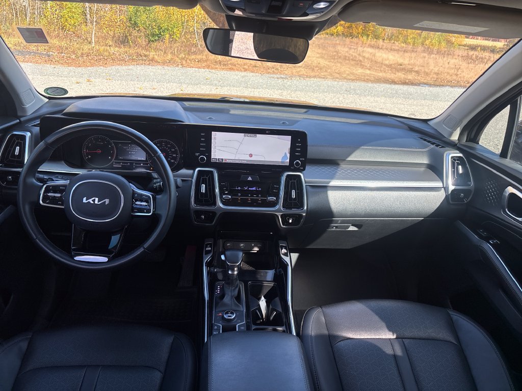 Used 2022 Kia Sorento SX AWD/4WD image 12