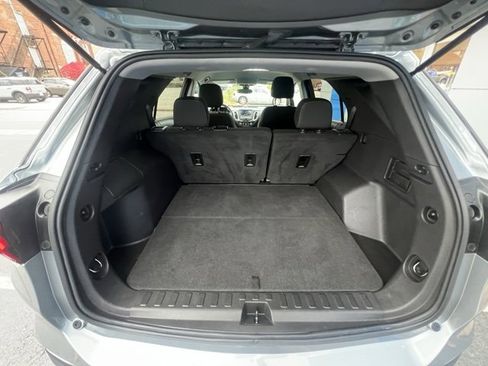 Used 2023 Chevrolet Equinox LT image 38
